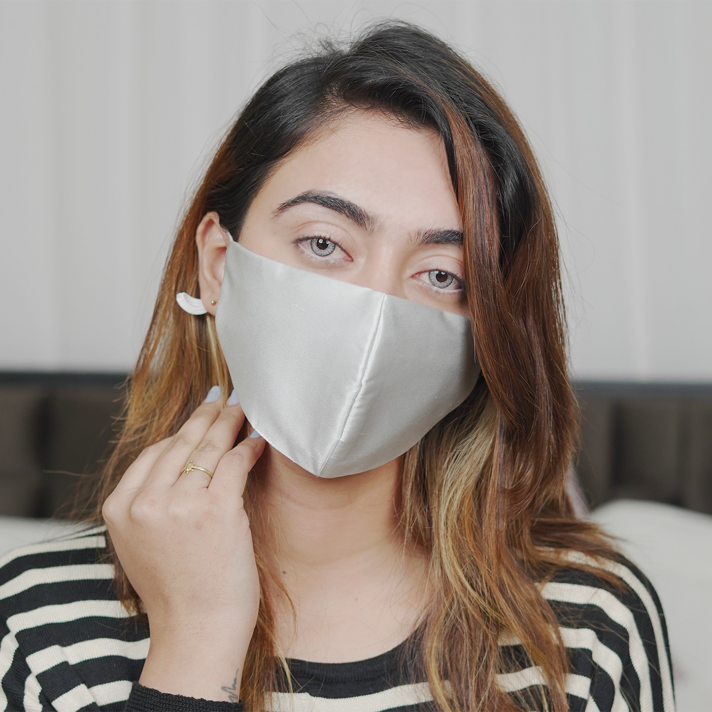 SILVER GREY FACE MASK