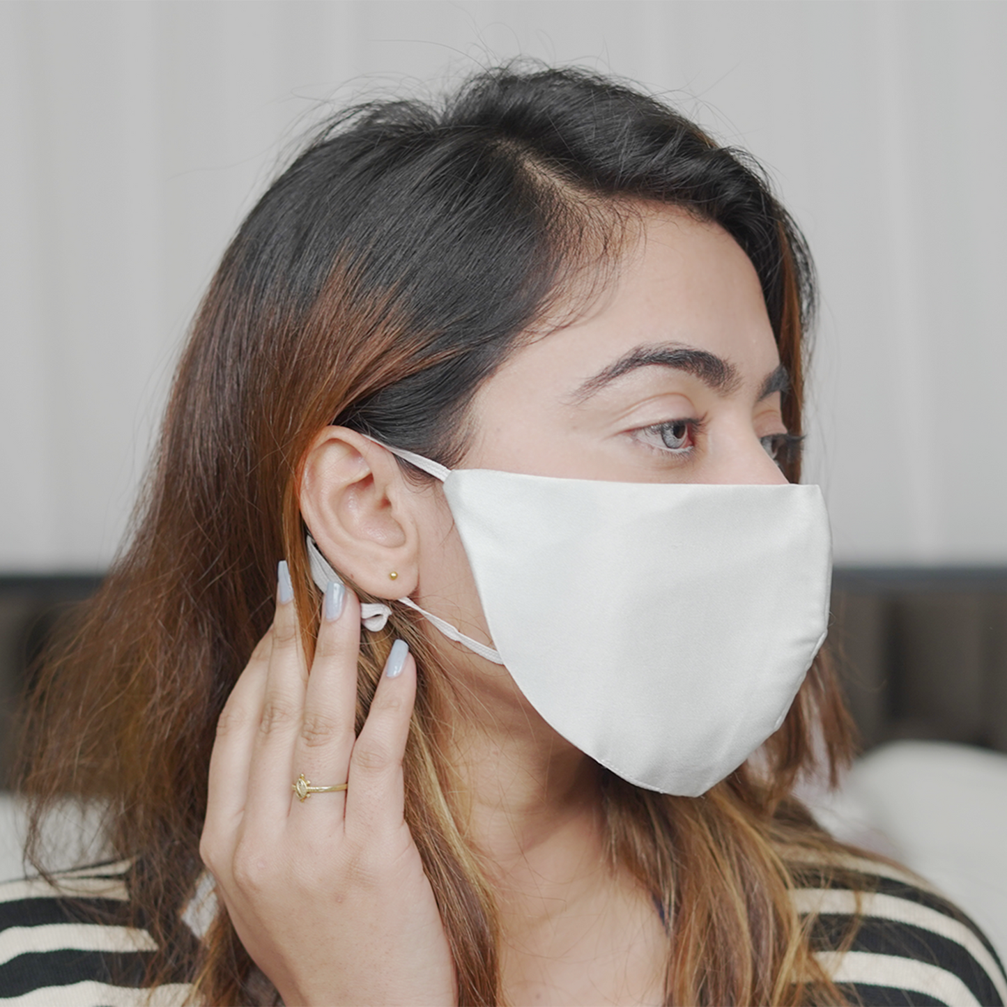SILVER GREY FACE MASK