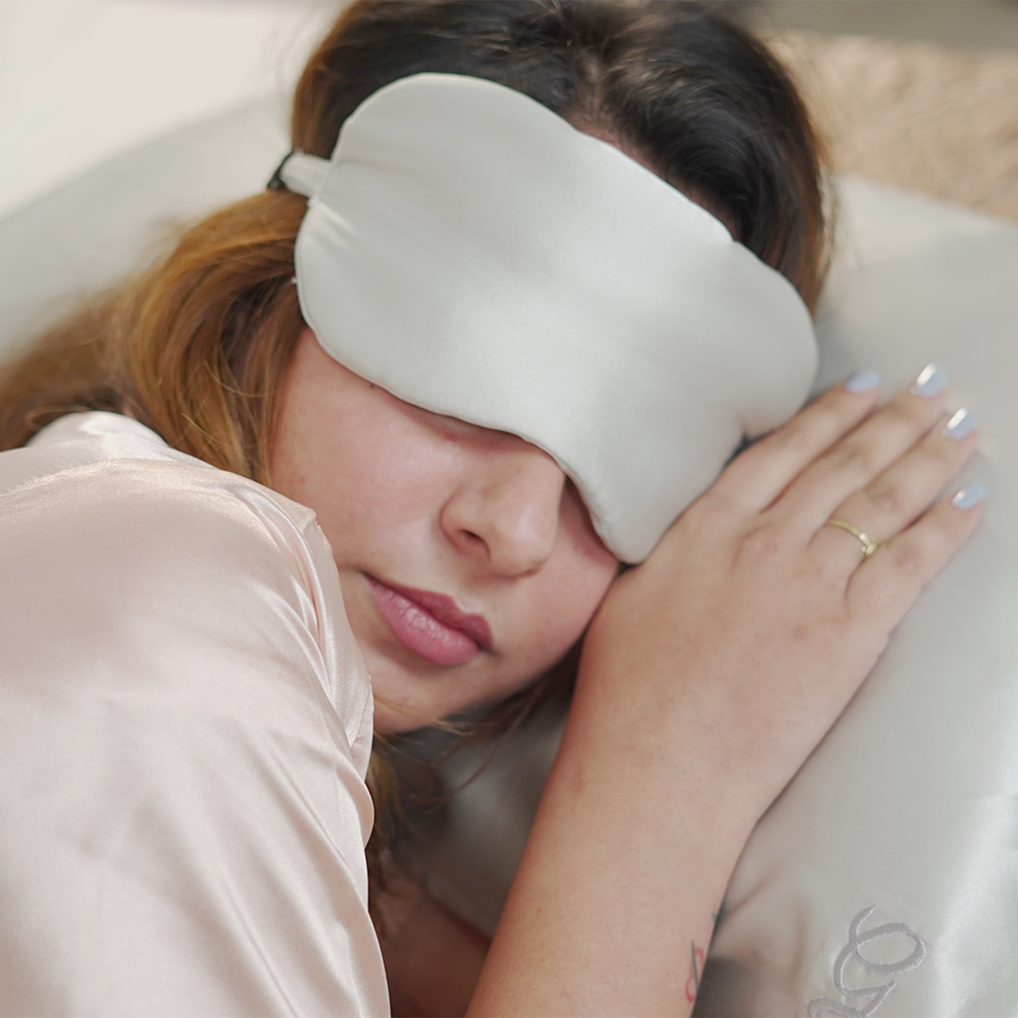 SILVER GREY EYE MASK