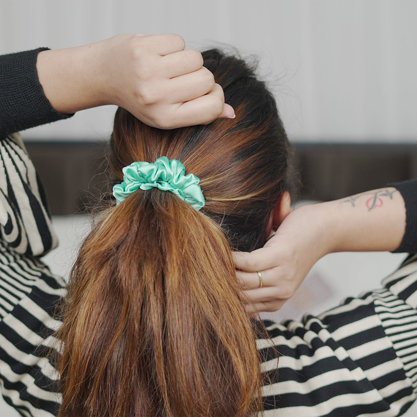 LEAF GREEN HAIR SCRUNCHIE(PACK OF 2 )