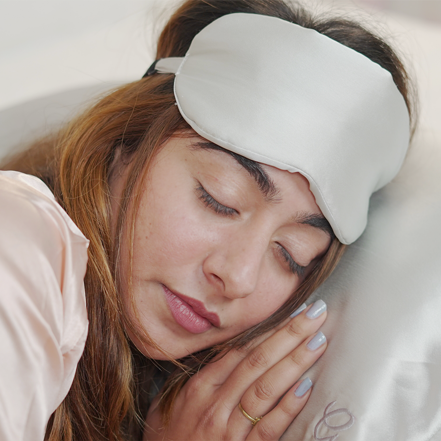 SILVER GREY EYE MASK