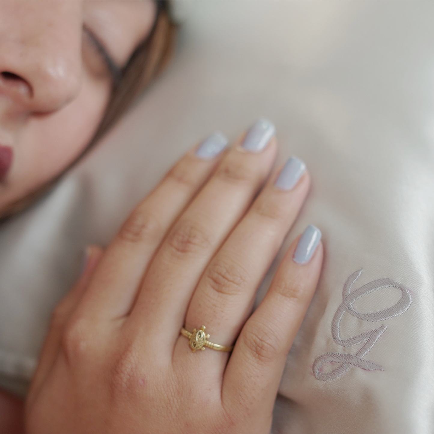 SILVER GREY PILLOWCASE
